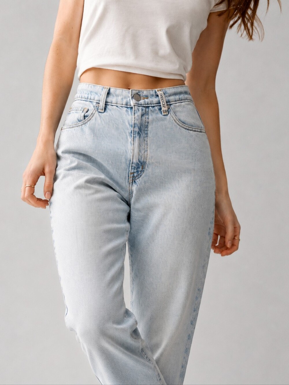 Vintage 90s SASSON High Waisted Tapered Mom Jeans Light Wash Denim Womens Size 9
